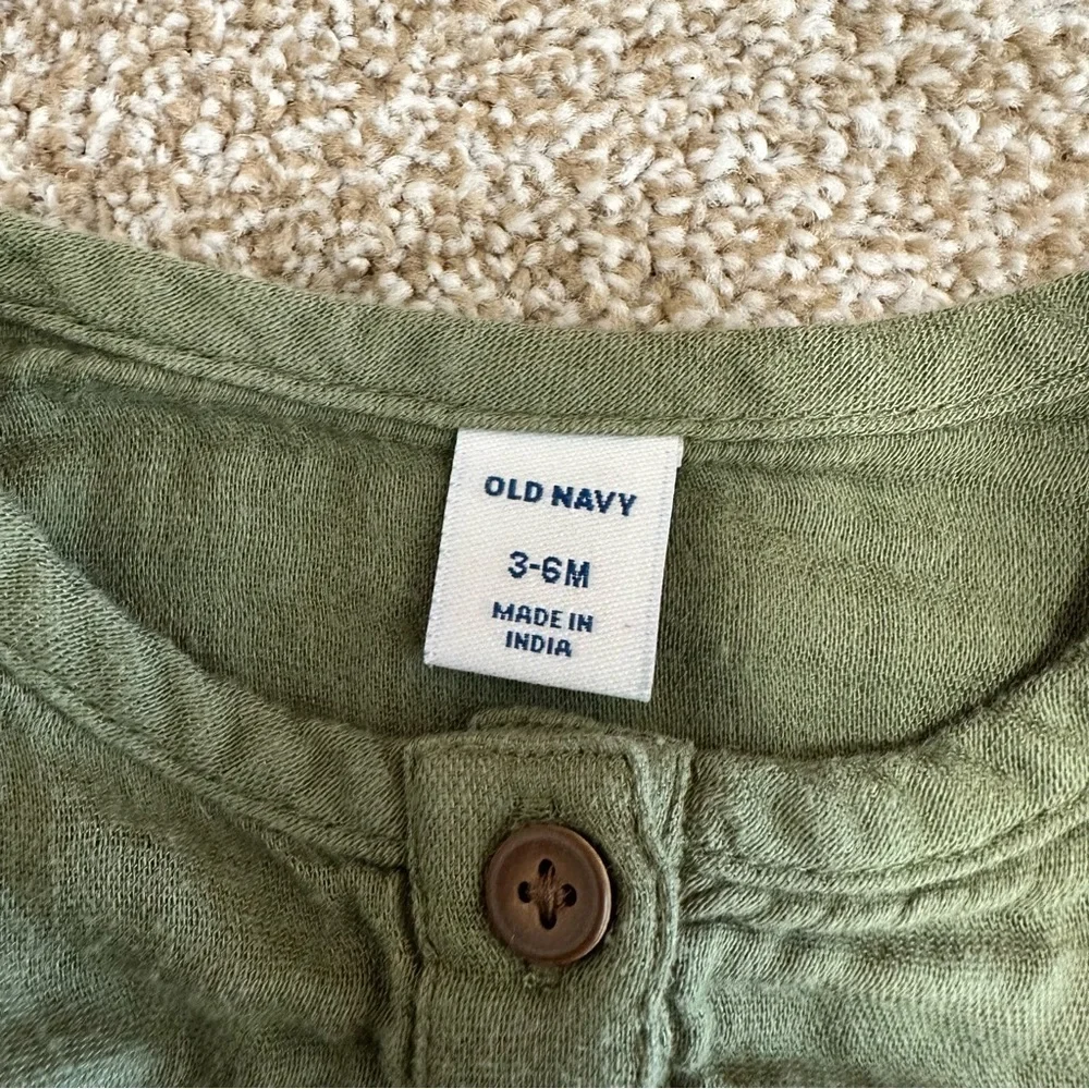4/$20 Old Navy Baby Girl 3-6M Green Button Romper Long Sleeve Pocket Outfit